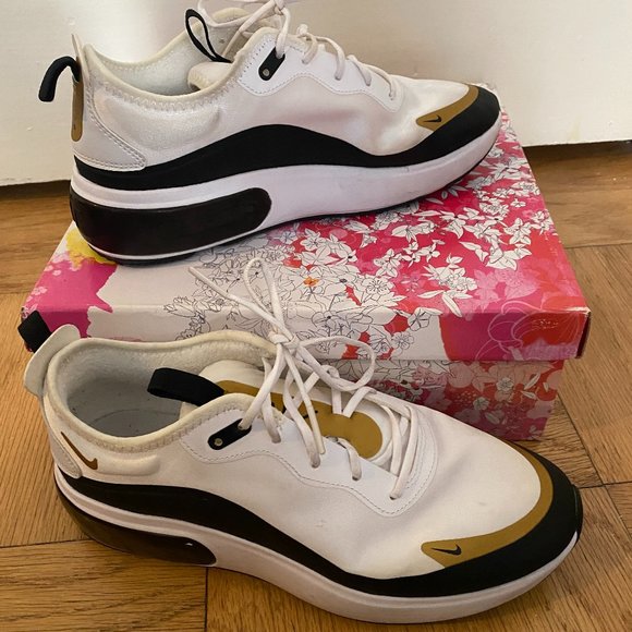 Nike Shoes - Nike Air Max - Size 9.5